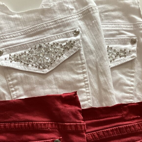 A Bundle of Denim Scraps Recycling Fabric Material Quilting Sewing Jean Pockets - Picture 4 of 12